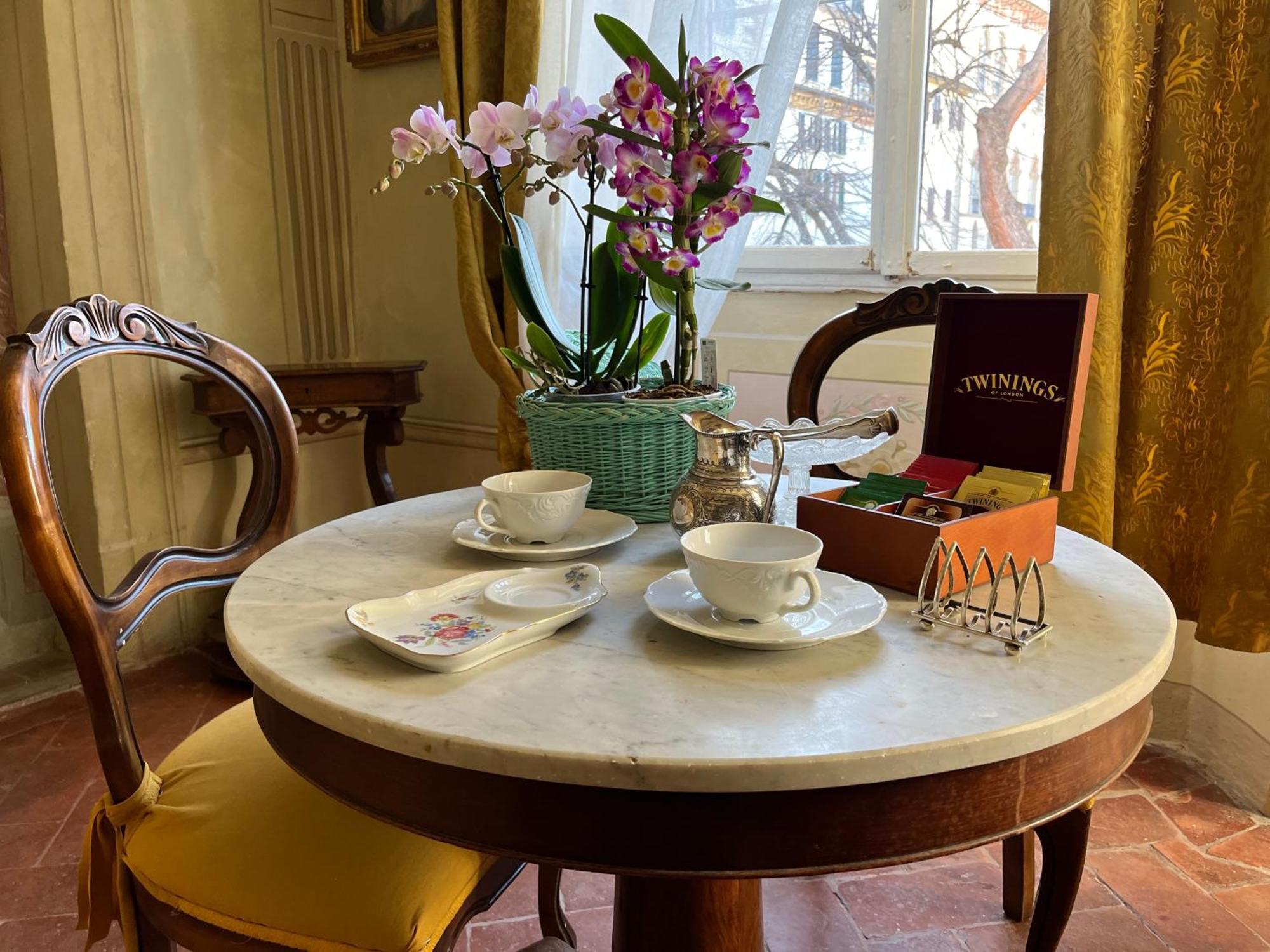 Corte Dei Medici Couette-café *
